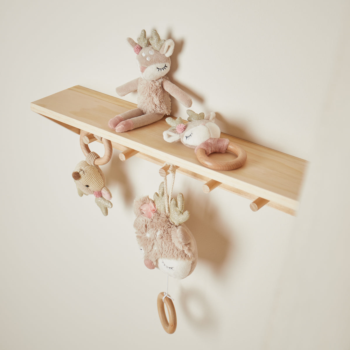 Spielfigur Reh Ella mit Rassel