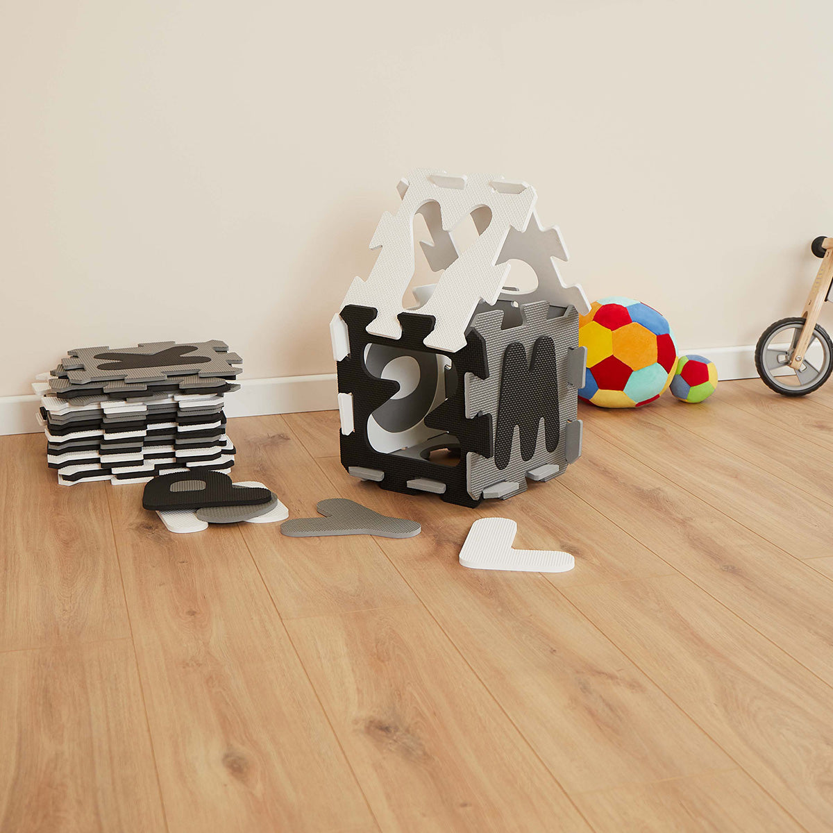 Tapis puzzle lettres black & white