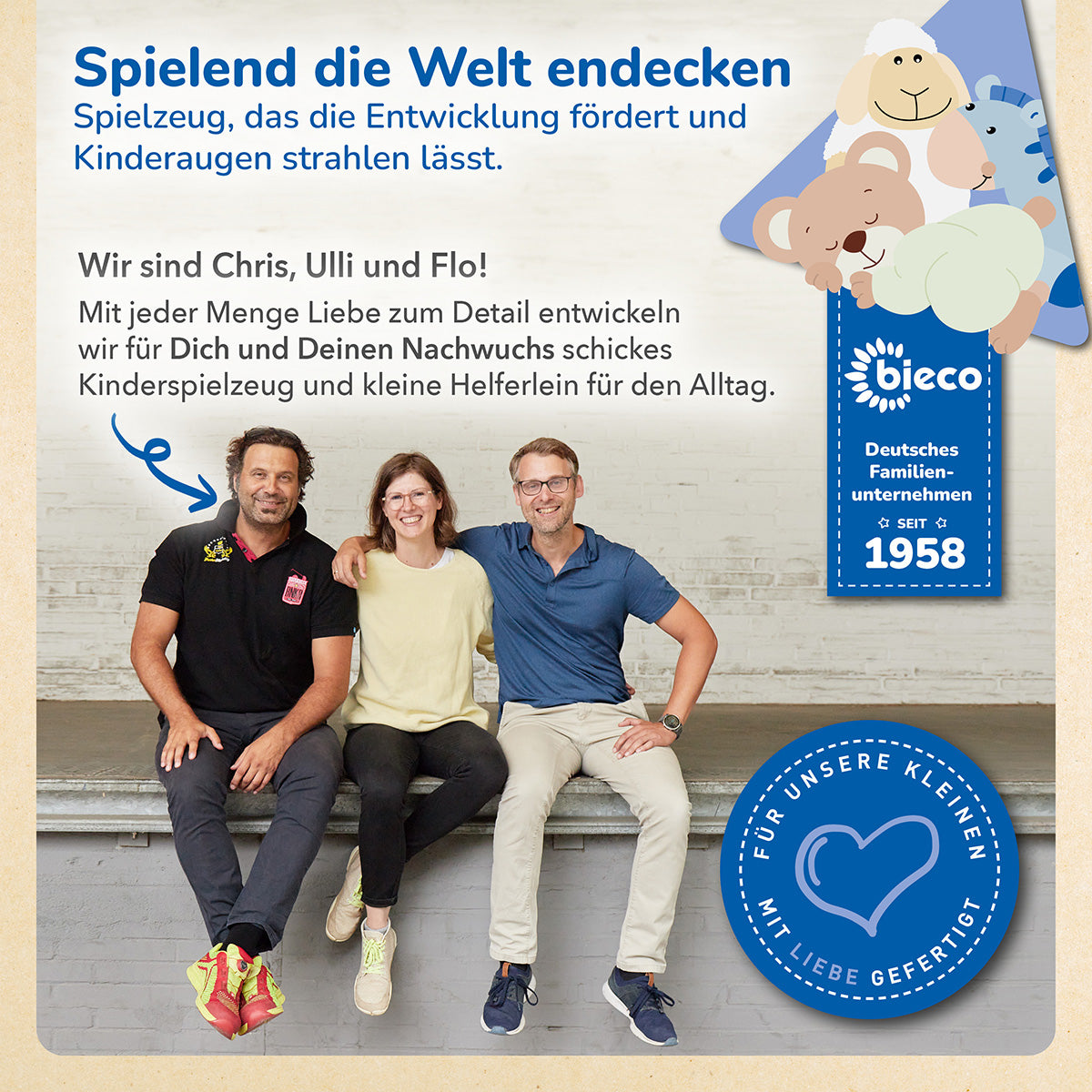 Veloursball Fußball mit Rassel